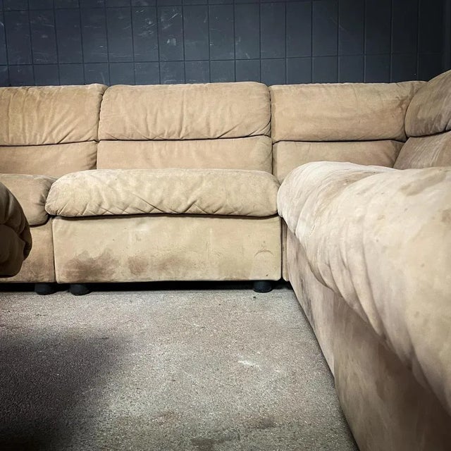 Set of Corner Sofa and Ottoman in Natural Sand Leather from Rolf Benz For Sale - Image 10 of 13