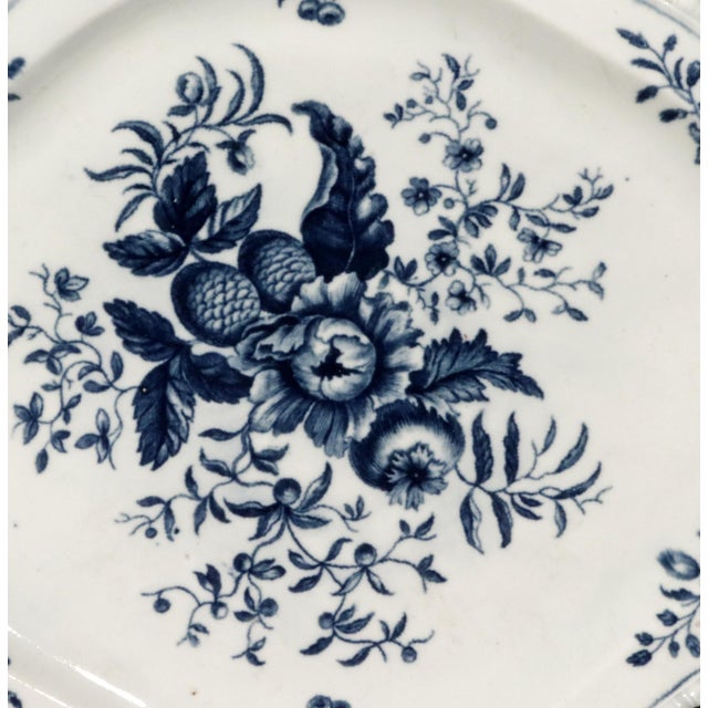 Late 18th Century First Period Worcester Porcelain Soup Tureen, Cover and Stand, Pine Cone Pattern, Blue and White For Sale In Philadelphia - Image 6 of 16