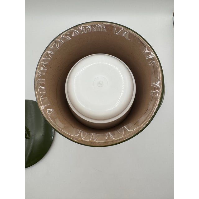 Vintage 1960s Ceramic Hollywood Regency Green & Gold Vinyl Ice Bucket With Handle For Sale - Image 6 of 11