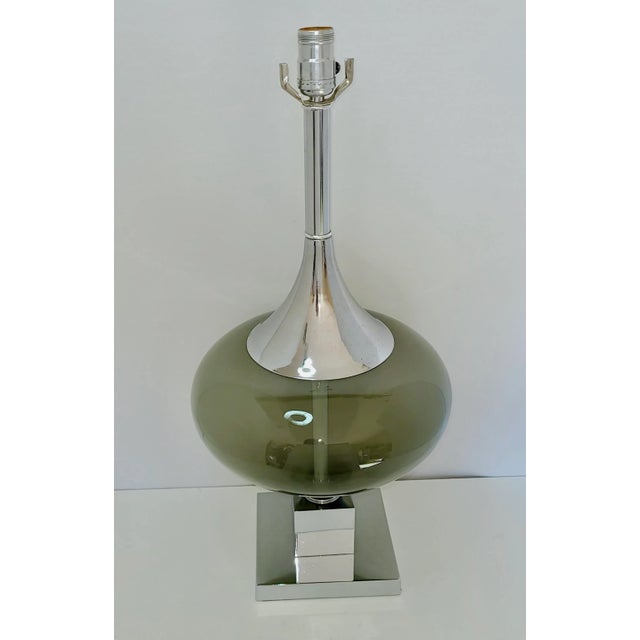 Mid-Century Modern Laurel Mid Century Modern Stacked Chrome & Smoked Glass Table Lamp For Sale - Image 3 of 11