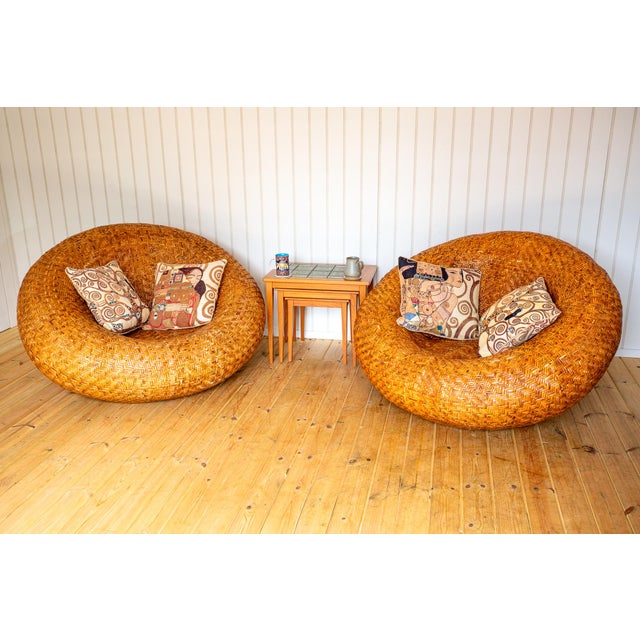 A rare and fabulously attractive pair of pod armchairs in lovely vintage condition. Likely made in france in the 1970s,...