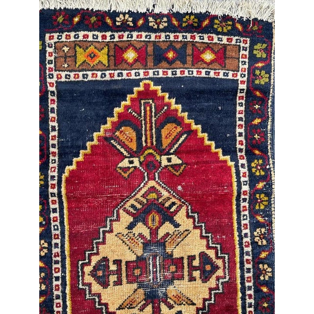 Small Mid-Century Turkish Yastik Rug, 1940s For Sale - Image 11 of 15