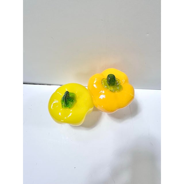 Vintage Italian Veggies Murano-Style Art Glass Peppers – Colorful Blown Glass Vegetable Sculpture Set For Sale In Louisville - Image 6 of 8