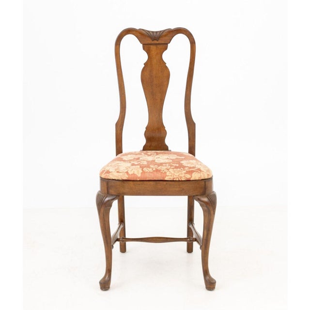 Queen Anne Style Walnut Dining Chairs, 8 For Sale In New York - Image 6 of 10