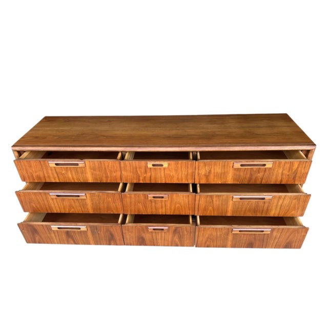 Wood Sculptural Mid-Century Walnut 9-Drawer Dresser in Danish Modern Style For Sale - Image 7 of 17