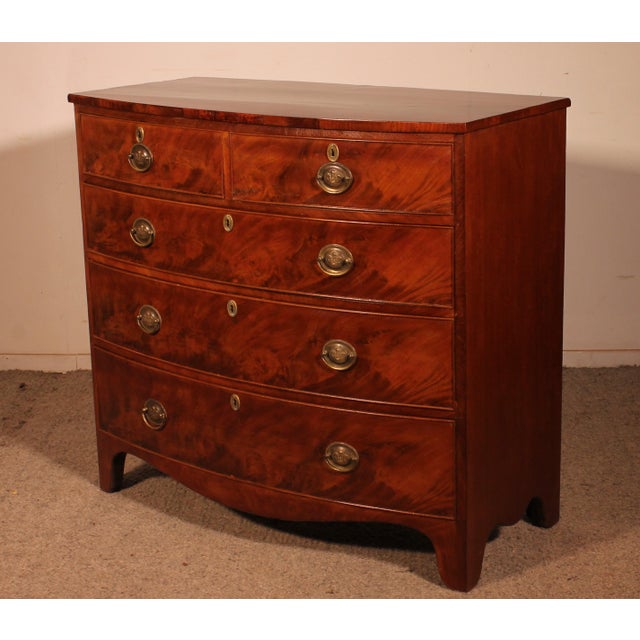 Bombé Chest of Drawers in Mahogany, 1800s For Sale - Image 4 of 11