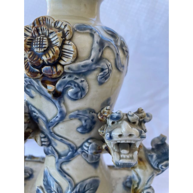 Mid 20th Century Blue and White Asian Foo Dogs Ceramic Vase For Sale - Image 4 of 13
