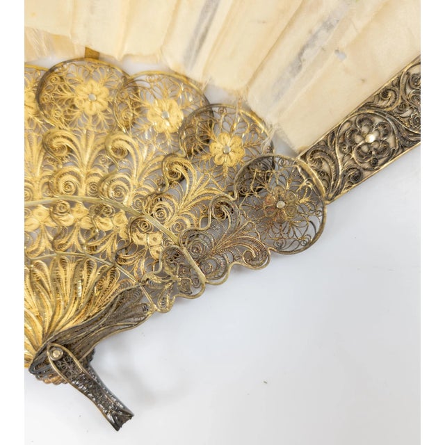 Metal Early 20th Century Gilt Silver Filigree Portuguese Hand Fan For Sale - Image 7 of 14