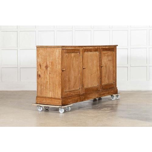 19th Century English Pine Dresser Base, 1880s For Sale - Image 3 of 15