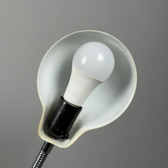 1960s Space Age Chrome Table Lamp with Articulated Arm, 1960s For Sale - Image 5 of 13