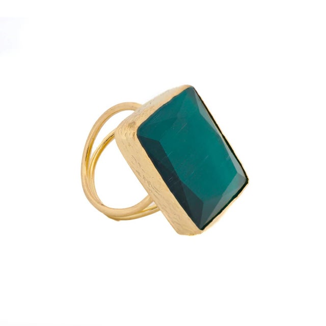 Stylish Green Cat Eye Stone Gold Chunky Ring, Size 4 For Sale - Image 9 of 9