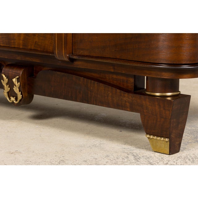 1930s French Art Deco Walnut Commode With Floral Marquetry For Sale - Image 13 of 17