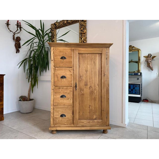 *Antique Alpine-style cupboard, spruce wood farmhouse cupboard/bread cupboard* Dimensions: Height x Width x Depth 140 x...