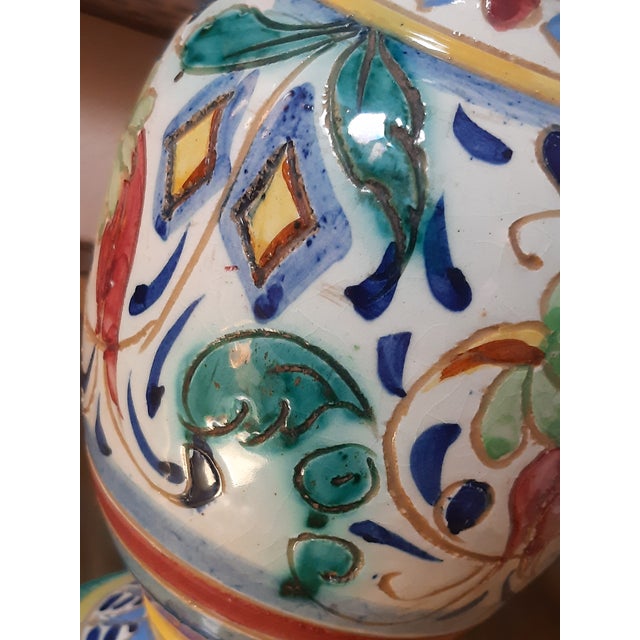 Green Pair of Early Majolica Italian Vases Deruta For Sale - Image 8 of 10