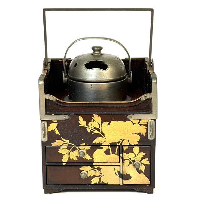 Japanese Meiji Gold Maki-e Lacquer Tabako-Bon Smoking Cabinet For Sale - Image 11 of 18