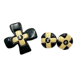 Chanel Vintage Gold Plated Beige Black CC Cross Clip on Earrings Brooch Set - 3 Pieces For Sale