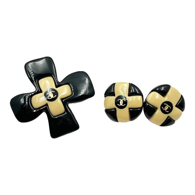 Chanel Vintage Gold Plated Beige Black CC Cross Clip on Earrings Brooch Set - 3 Pieces For Sale
