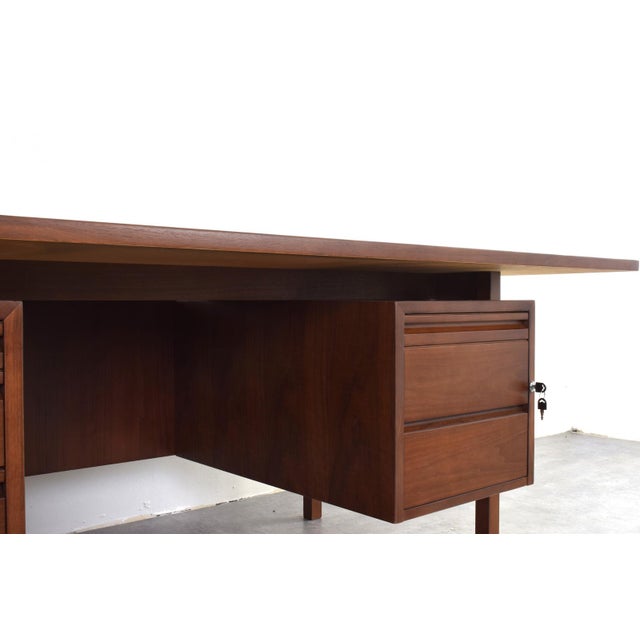 Large Mid-Century Modern American Walnut Executive Desk, 1970s For Sale - Image 10 of 18