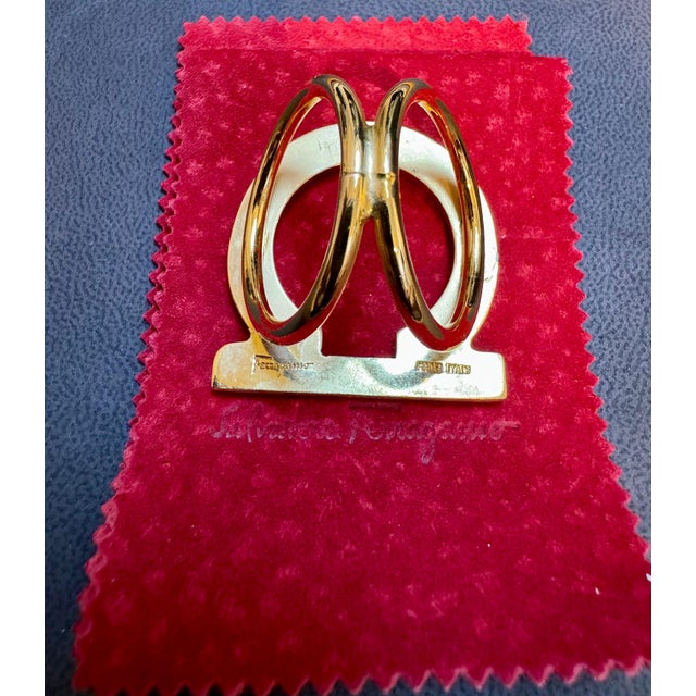 Gold Salvatore Ferragamo Ganchini scarf ring gold Tone, Large Size For Sale - Image 8 of 18