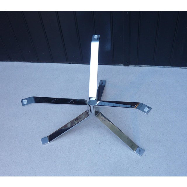 Modern Vintage Coffee Table in Glass and Chrome, 1980s For Sale - Image 3 of 6