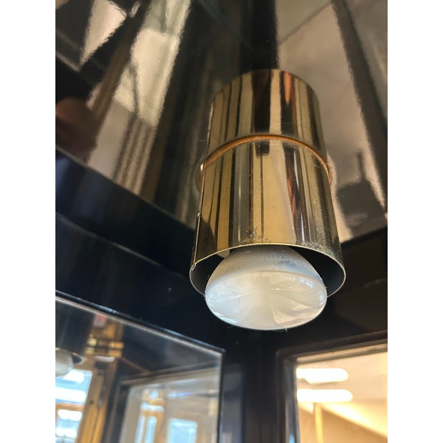 American 1980s Henredon Black Lacquered and Brass Display Case For Sale - Image 3 of 5