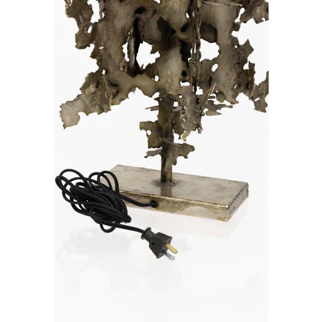 1950s Marcello Fantoni Sculptural Brutalist Torch Cut Brass Table Lamp For Sale - Image 5 of 7