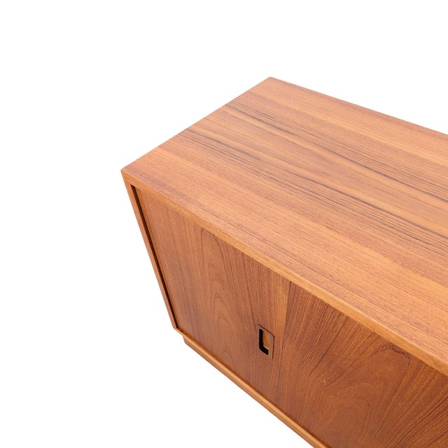 Mid-Century Danish Teak Lowboard from Hundevad & Co. For Sale - Image 10 of 12