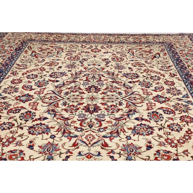 Kashan Rug in Hand-Knotted Wool For Sale - Image 8 of 11