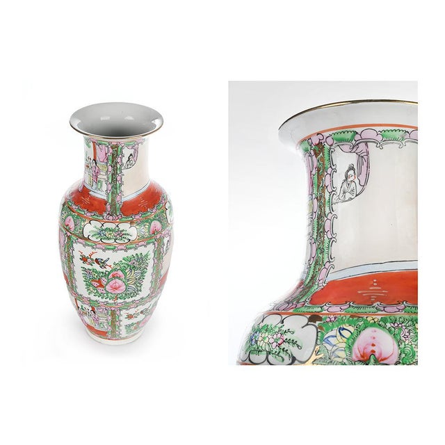 Vintage Chinese Porcelain Vase, in Very Good conditions. This piece is designed in the style of the selected designer...