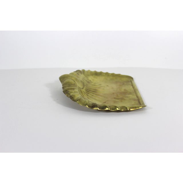 Vintage Js&s English Brass Crumb Tray Dustpan Dustpan Table or Floor Sweep Silent Butler Crumber For Sale - Image 4 of 8