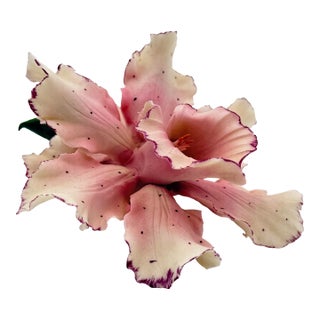Italian Capodimonte-Style Porcelain Pink Lily Sculpture – Realistic Hand-Formed Floral For Sale