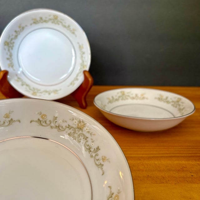 A timeless set of three vintage dessert bowls by Regal Towne House, featuring the delicate Cotillion floral pattern...