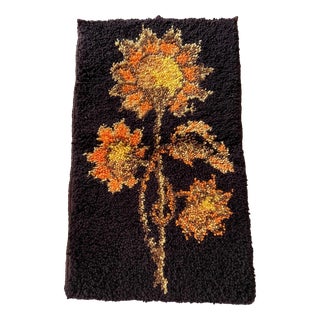 Vintage Sunflower Rug, 1970 For Sale