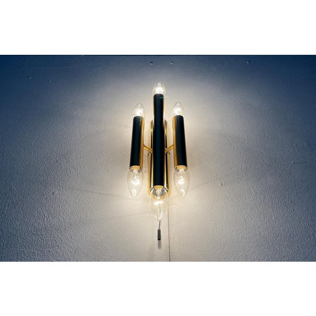 Vintage Hollywood Regency Style Wall Lamp in Brass, 1970s For Sale - Image 4 of 18