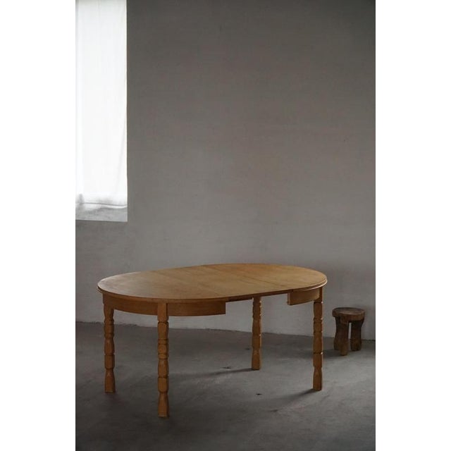 1960s Danish Modern Round Dining Table in Oak with Extension by Henning Kjærnulf, 1960s For Sale - Image 5 of 18
