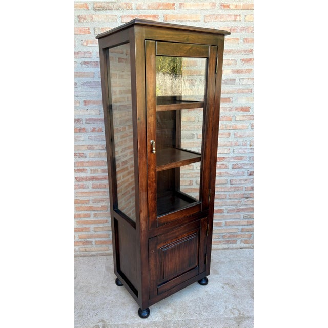 Mid-Century French Display Case in Walnut and Glass, 1950 For Sale - Image 4 of 18