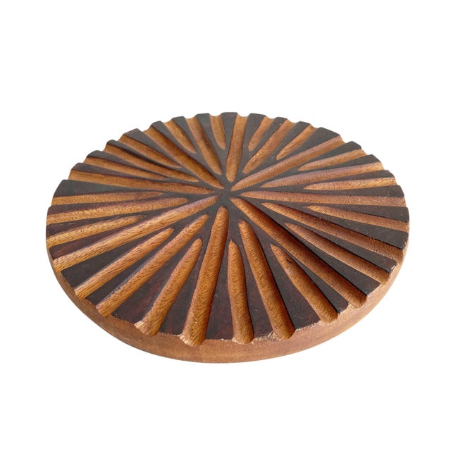 Farmhouse 1980s Round Hotplate, Textured Wood Serving Platter, Rustic Kitchenware Cottagecore Bohemian For Sale - Image 3 of 7