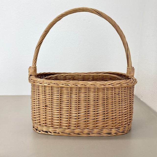 Article: magazine holder stand element Origin: France Age: 1970s This original vintage Bauhaus style magazine holder stand...