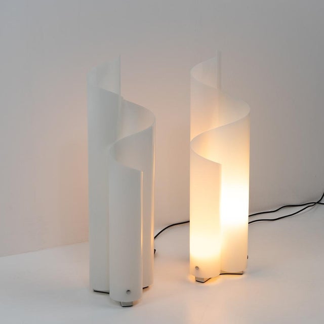 Ivory Mezza Chimera Table Lamps by Vico Magistretti for Artemide, 1970s, Set of 2 For Sale - Image 8 of 13
