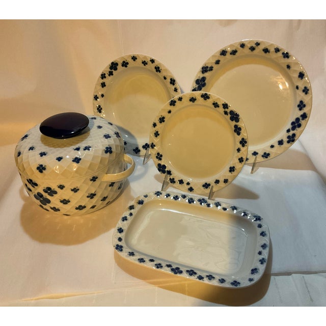 New 1980s 58 Pieces European Dinner Set Diamond Shape Rim With Bleu Decoration by Rosenthal For Sale - Image 14 of 18