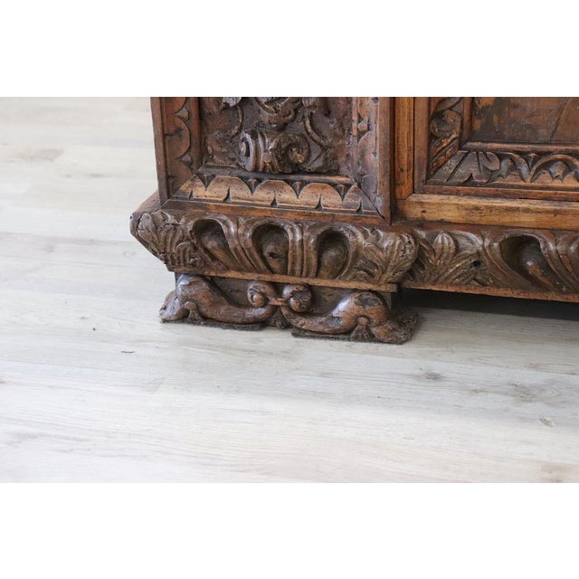 Antique Blanket Chest in Hand-Carved Walnut, 1600s For Sale - Image 15 of 17