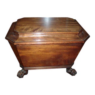Early 19th Century English Regency Mahogany Wine Cellarette For Sale
