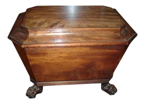 Early 19th Century English Regency Mahogany Wine Cellarette