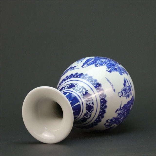 Mid 20th Century Elegant Large Chinese Blue and White Porcelain Vase With Figural Landscape Scene For Sale In New York - Image 6 of 6