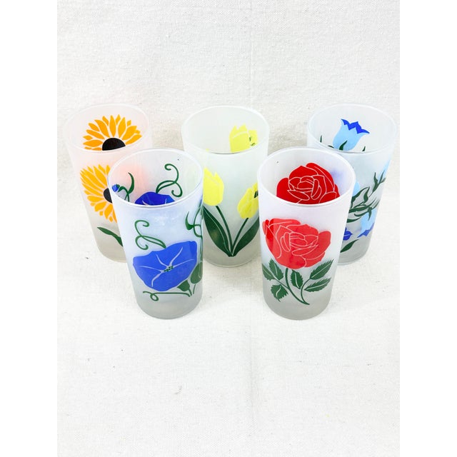 Wonderful vintage 1950’s set of glasses. Made by Boscul as part of their promotional peanut butter glasses. Features a set...