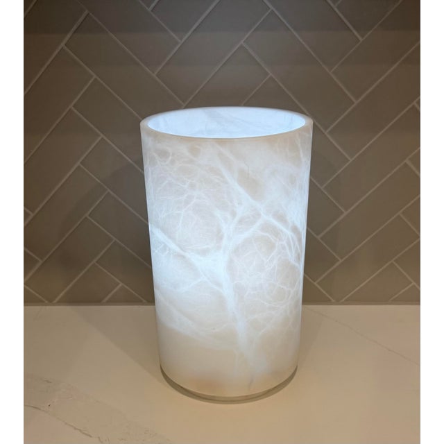 2020s Global Views Large Italian Alabaster Cylinder Vase / Hurricane For Sale - Image 5 of 9