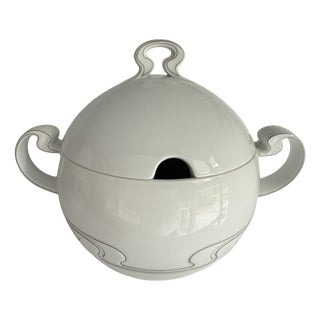 Asimmetria Whitegold Soup Tureen by Bjorn Wiinblad for Rosenthal, 1988 For Sale