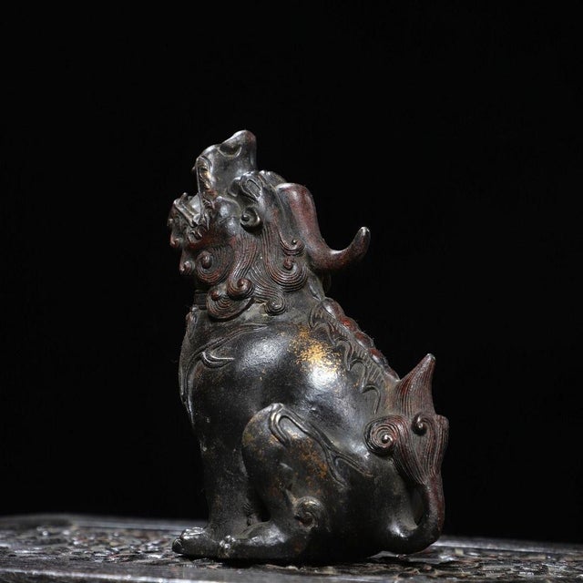 Vintage Gilt Bronze Guardian Lion Figure – "Wangtianhou" Roaring Beast Statue For Sale - Image 4 of 9