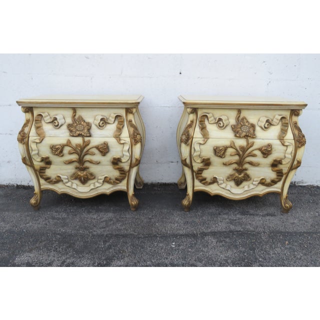 French Carved Large Bombe Serpentine Nightstands Bedside Tables a Pair For Sale - Image 9 of 10