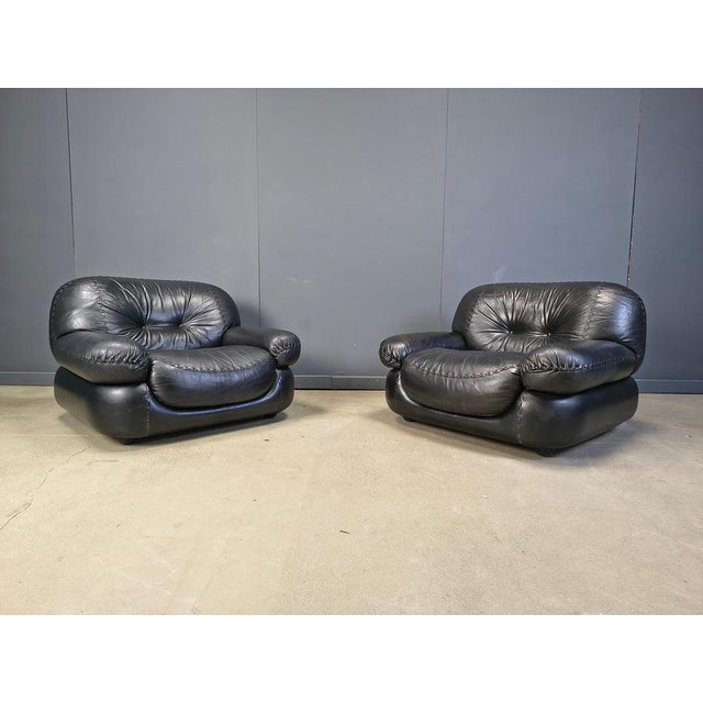 Black Set of Black Leather Lounge Chairs by Sapporo for Mobil Girgi, 1970s, Set of 2 For Sale - Image 8 of 11